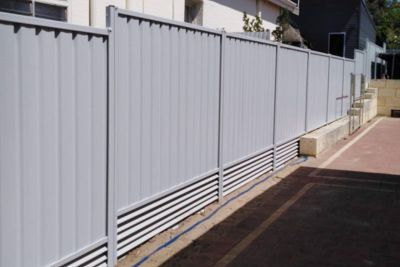 colorbond fence with plinth